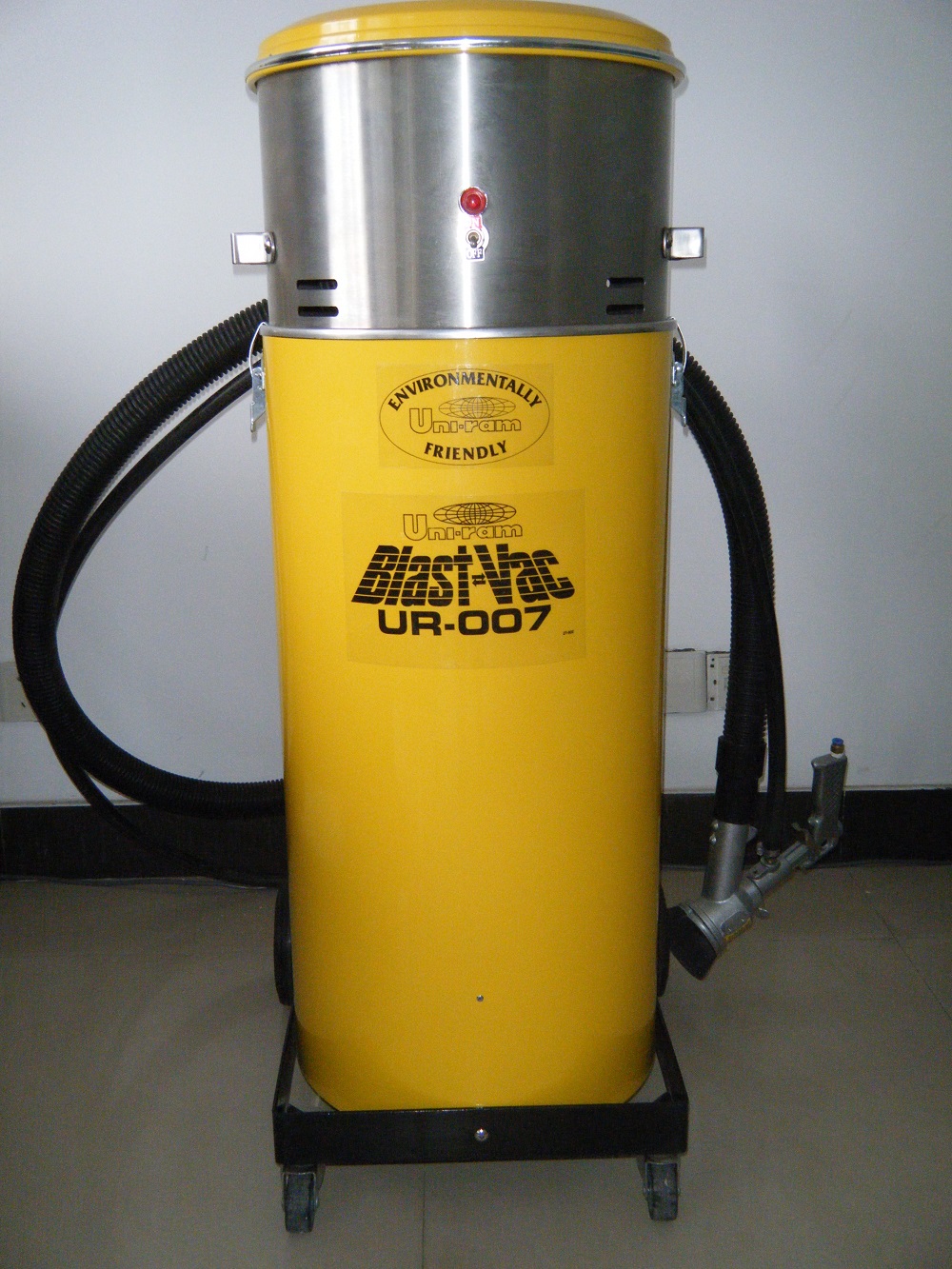 UR007無塵噴砂打磨機(jī)